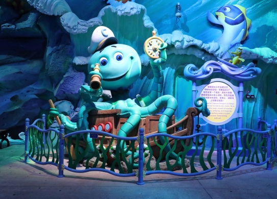 珠海長(zhǎng)隆-宇宙飛船四個(gè)角色動(dòng)雕包裝工程